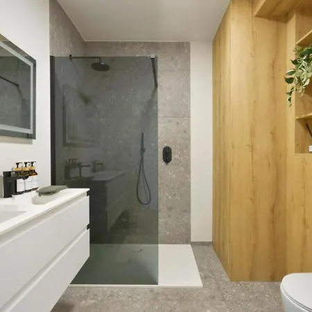 Apartment 2br Near Meir *